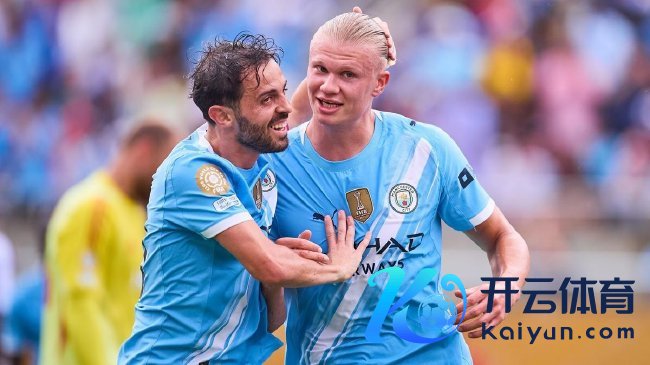 哈兰德(右)升至金靴赔率第一